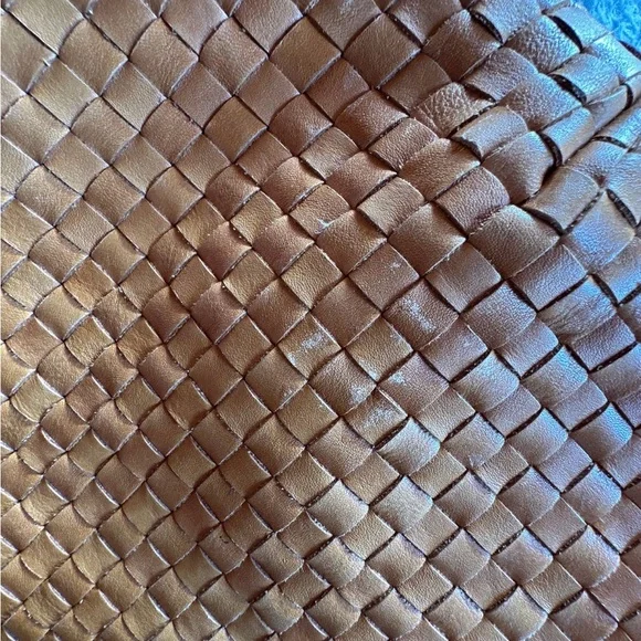 Clare V. Moyen Messenger - Picture 2 of 5